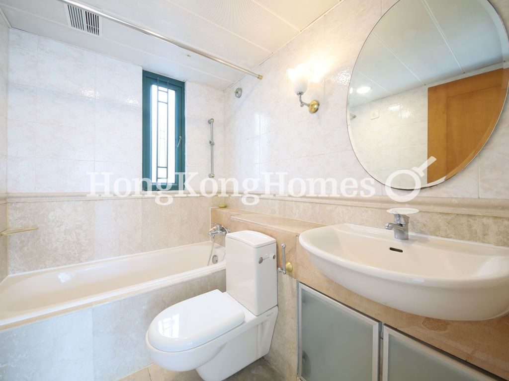 Master Bathroom — University Heights - Block 01, Pokfulam