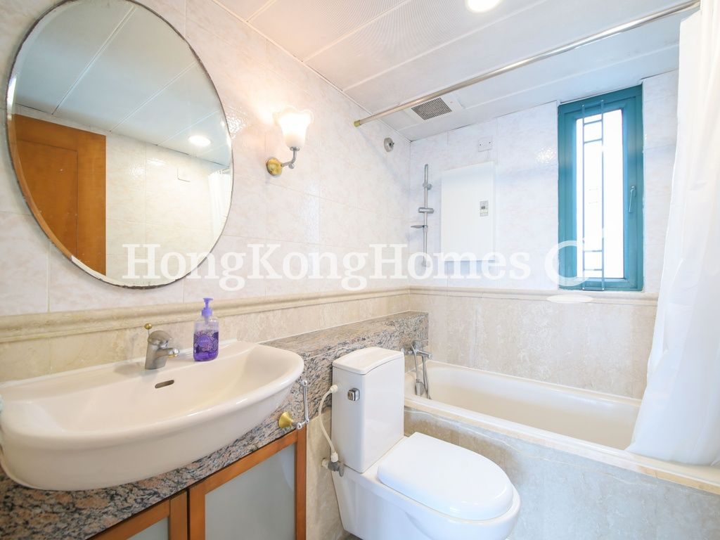 Guest Bathroom — University Heights - Block 01, Pokfulam