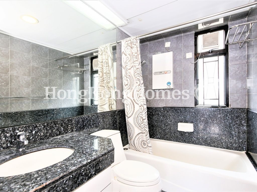 Master Bathroom — Vantage Park - Block 01, Mid-levels West