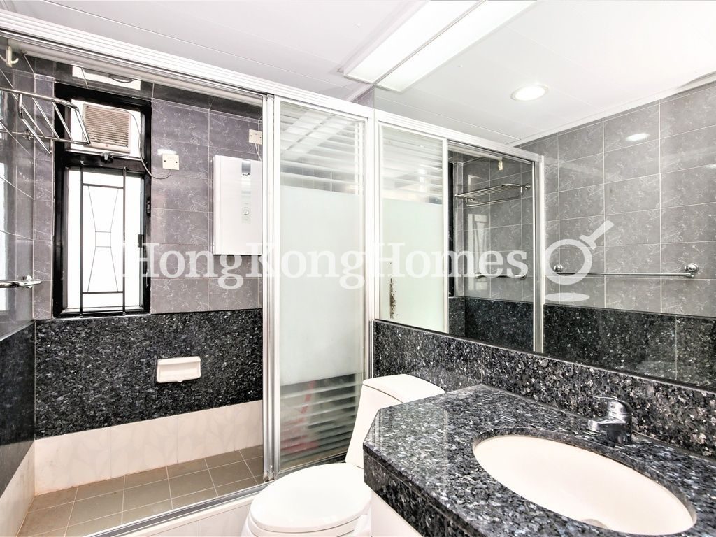 Guest Bathroom — Vantage Park - Block 01, Mid-levels West
