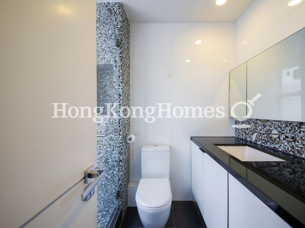 Second Ensuite Bathroom — Bisney Terrace, Pokfulam