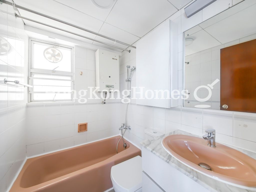 Master Bathroom — South Horizons - Phase 03, Tower 22, Mei Wah Court, Ap Lei Chau