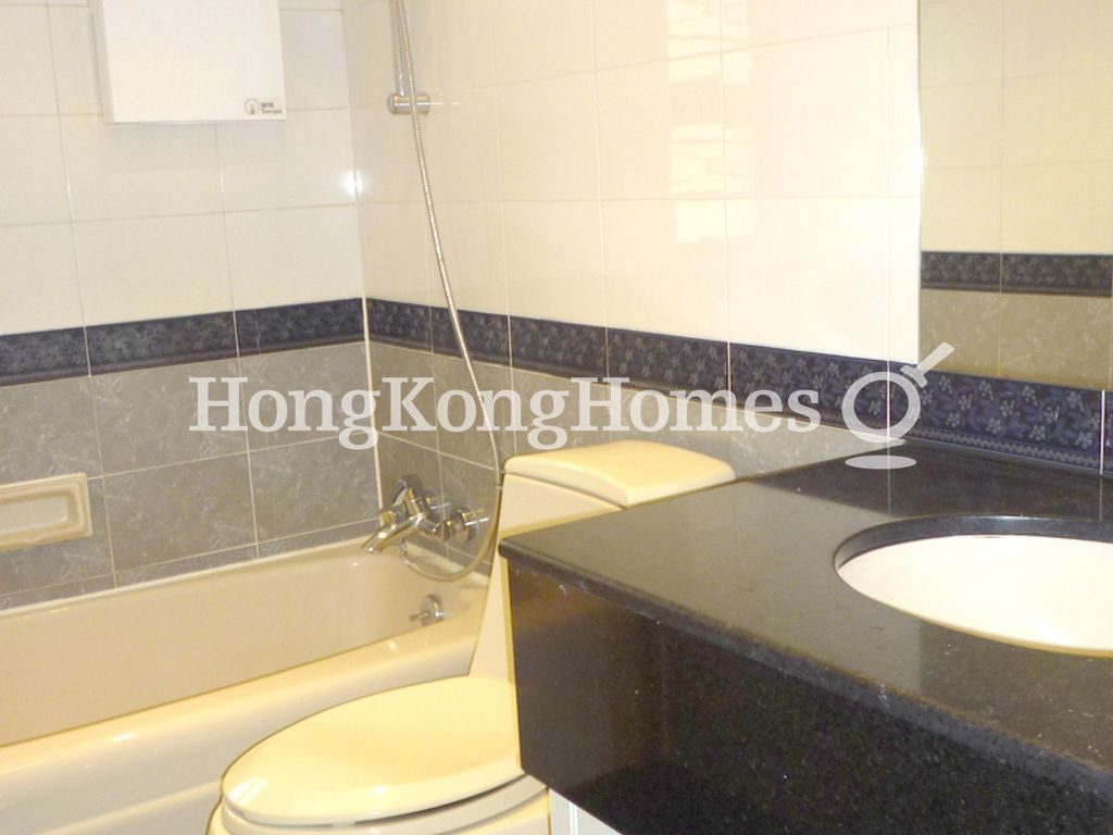 Guest Bathroom — Tycoon Court - Block B, Mid-levels West