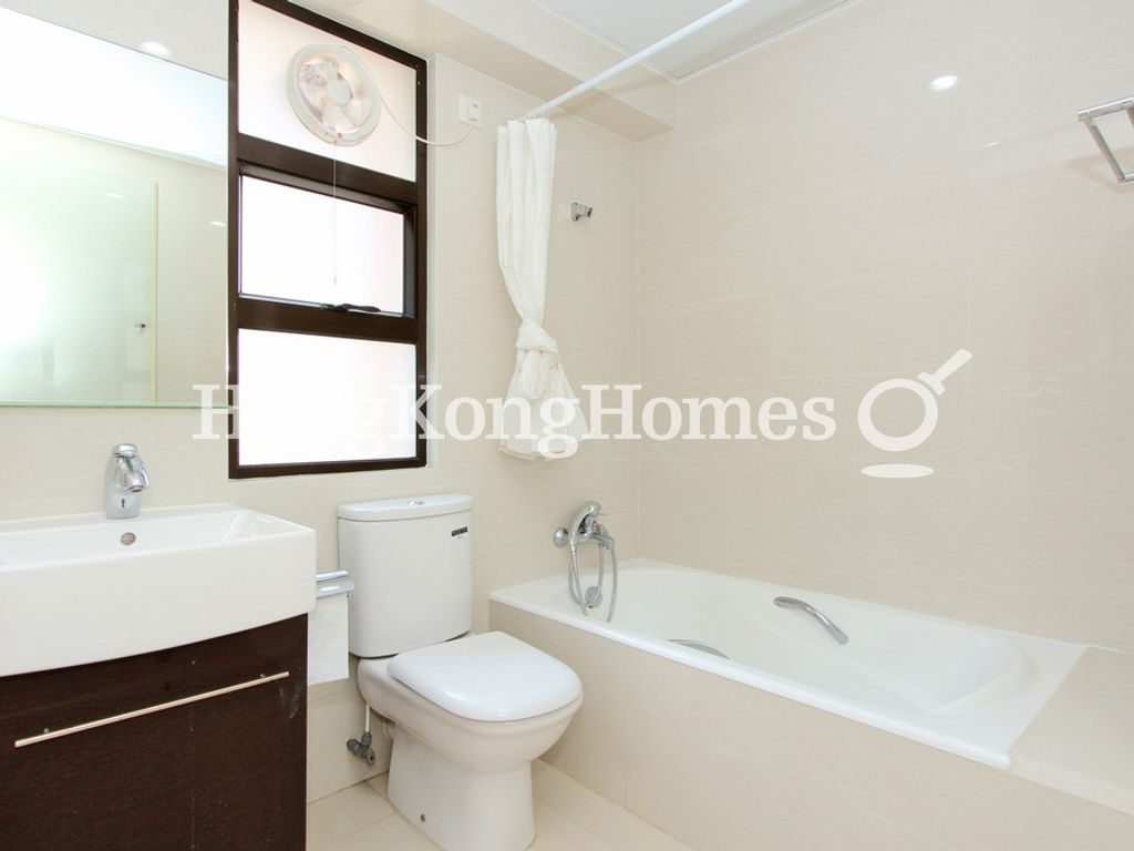 Master Bathroom — Robinson Heights I, Mid-levels West
