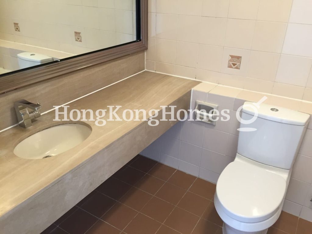 Guest Bathroom — Phase 4 - Peninsula Village - Caperidge Drive - Block 14, Discovery Bay