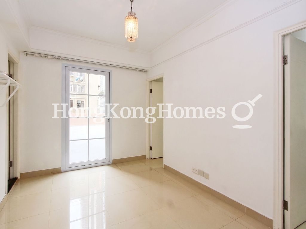 Living and Dining Room — Shun Hing Building, Western / Kennedy Town