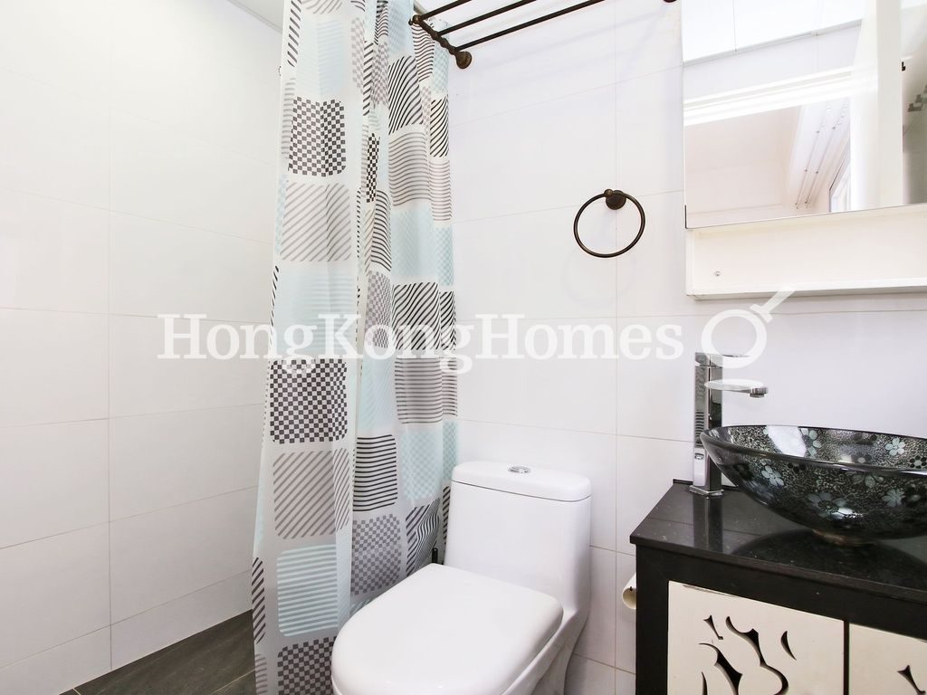 Bathroom — Shun Hing Building, Western / Kennedy Town