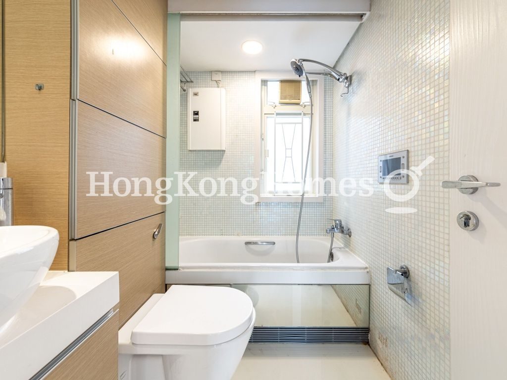 Guest Bathroom — CentreStage - Block 02, Central