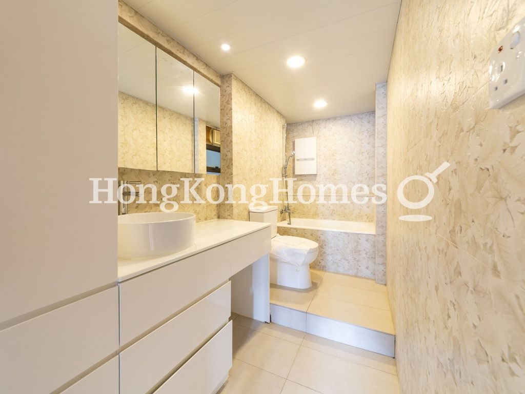 Master Bathroom — Grandview Tower - Block B, Mid-levels East