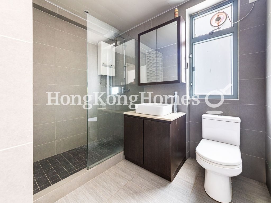 Guest Bathroom — Kingsfield Tower - Block B, Mid-levels West