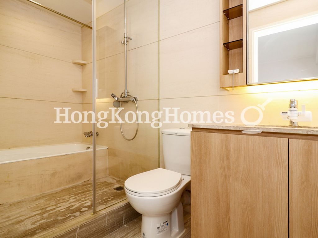 Master Bathroom — Linden Court, Happy Valley