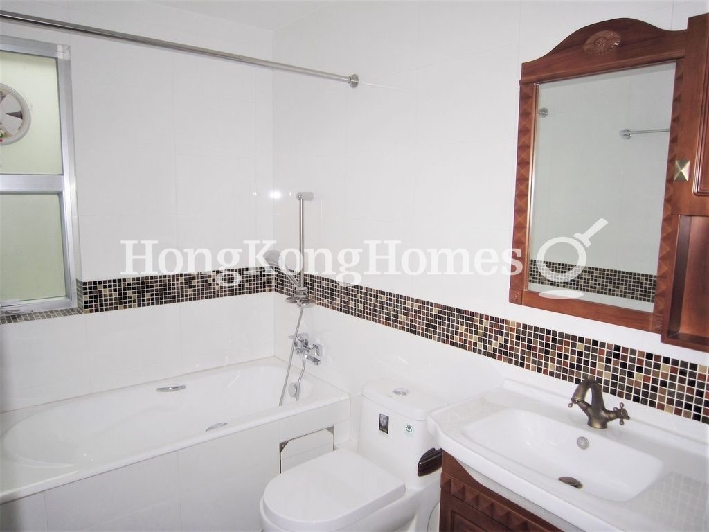 Master Bathroom — Mang Kung Uk, Heng Mei Deng, Clear Water Bay
