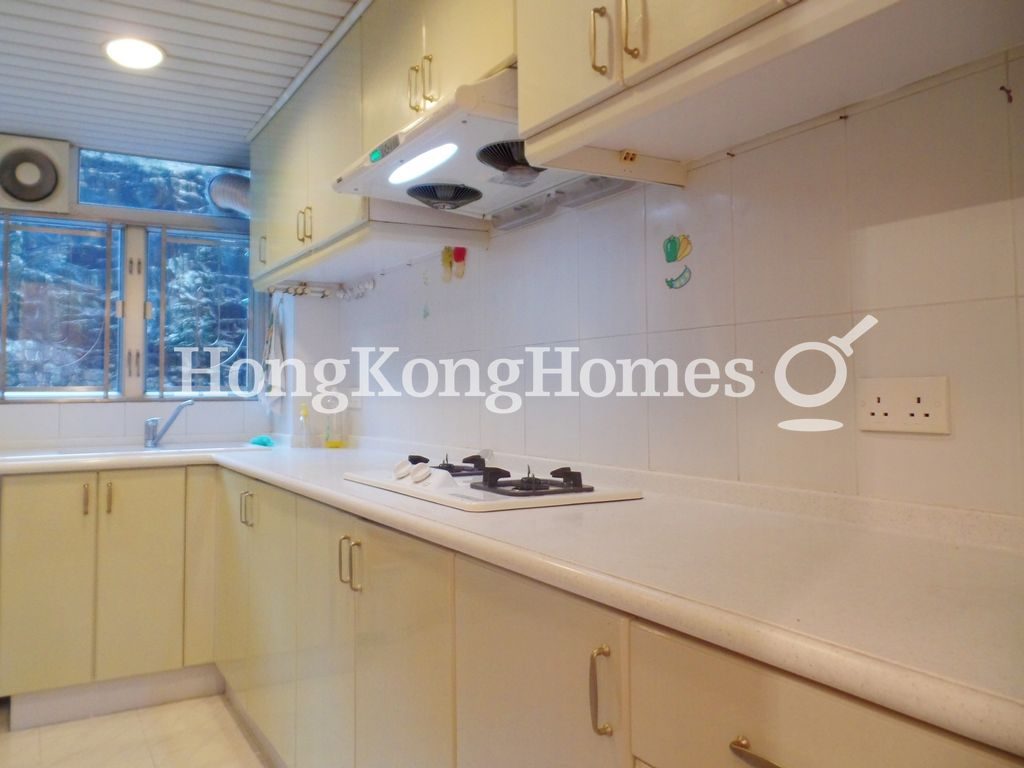Kitchen — Oxford Court - Block 02, North Point Hill