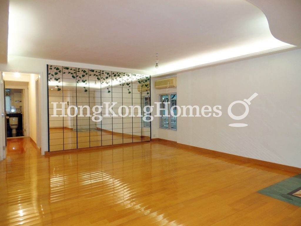 Living and Dining Room — Oxford Court - Block 02, North Point Hill