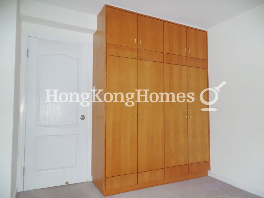 Built-in Wardrobe in Third Bedroom — Oxford Court - Block 02, North Point Hill