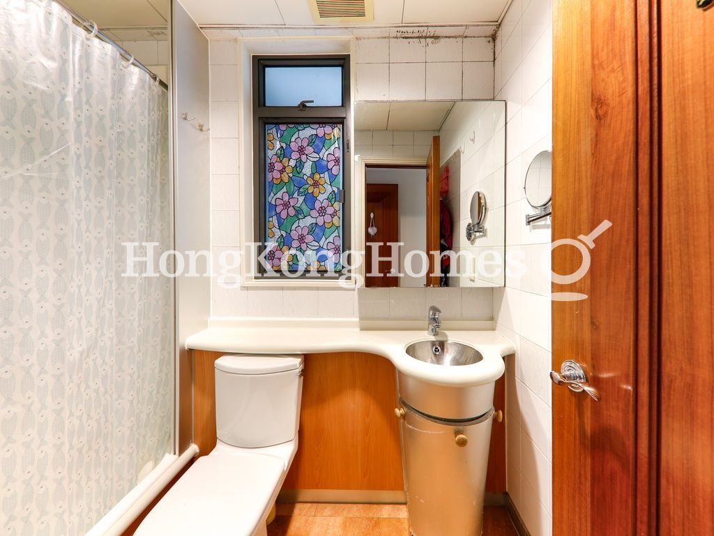 Master Bathroom — Palatial Crest, Mid-levels West