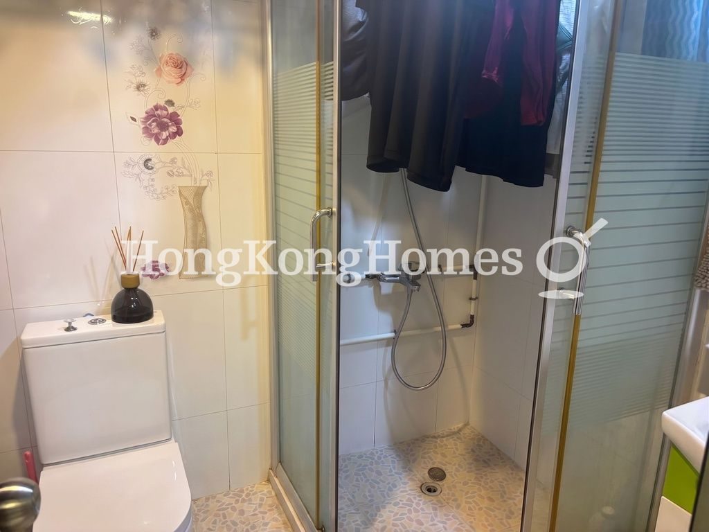 Guest Bathroom — Austin Mansion, Tsim Sha Tsui