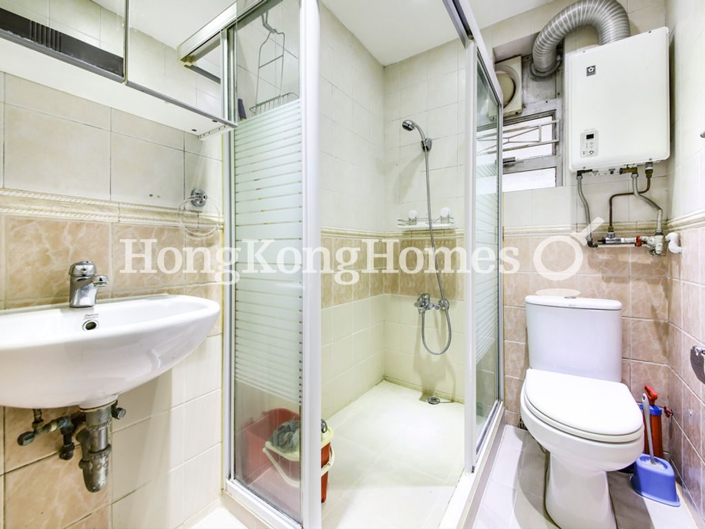 Master Bathroom — Rhine Court, Mid-levels West