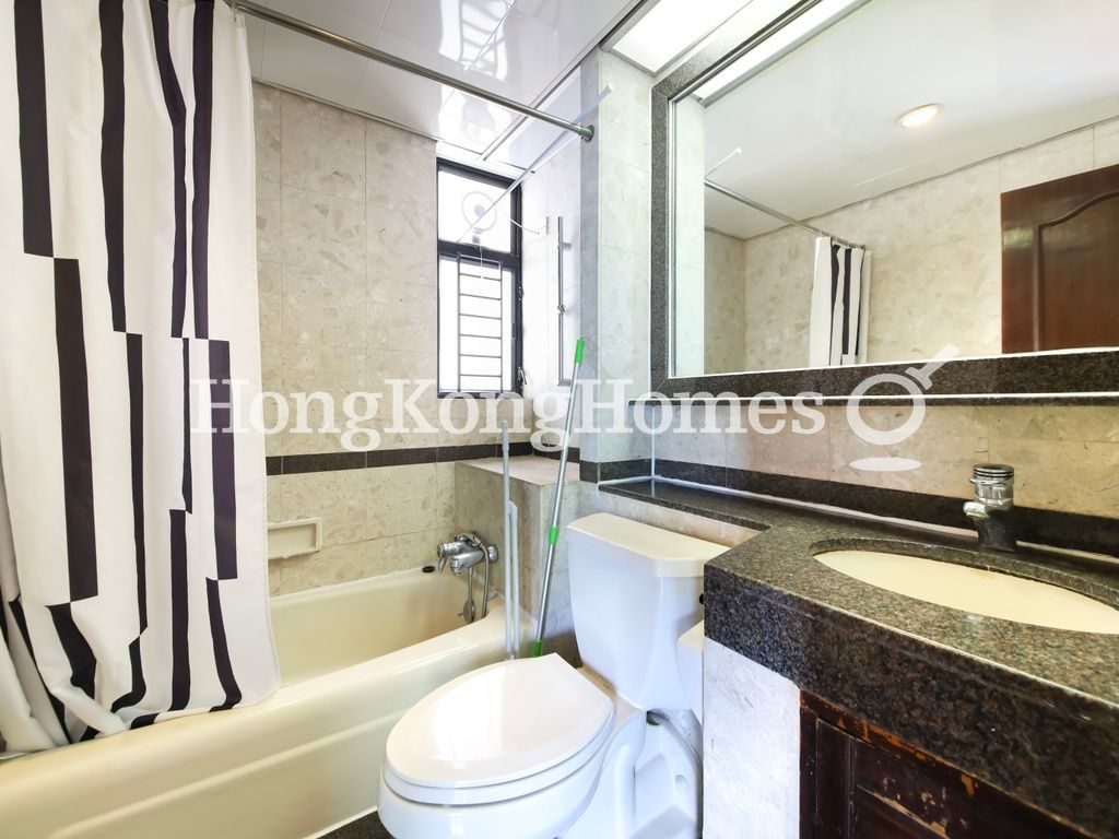 Guest Bathroom — Scenecliff I, Mid-levels West