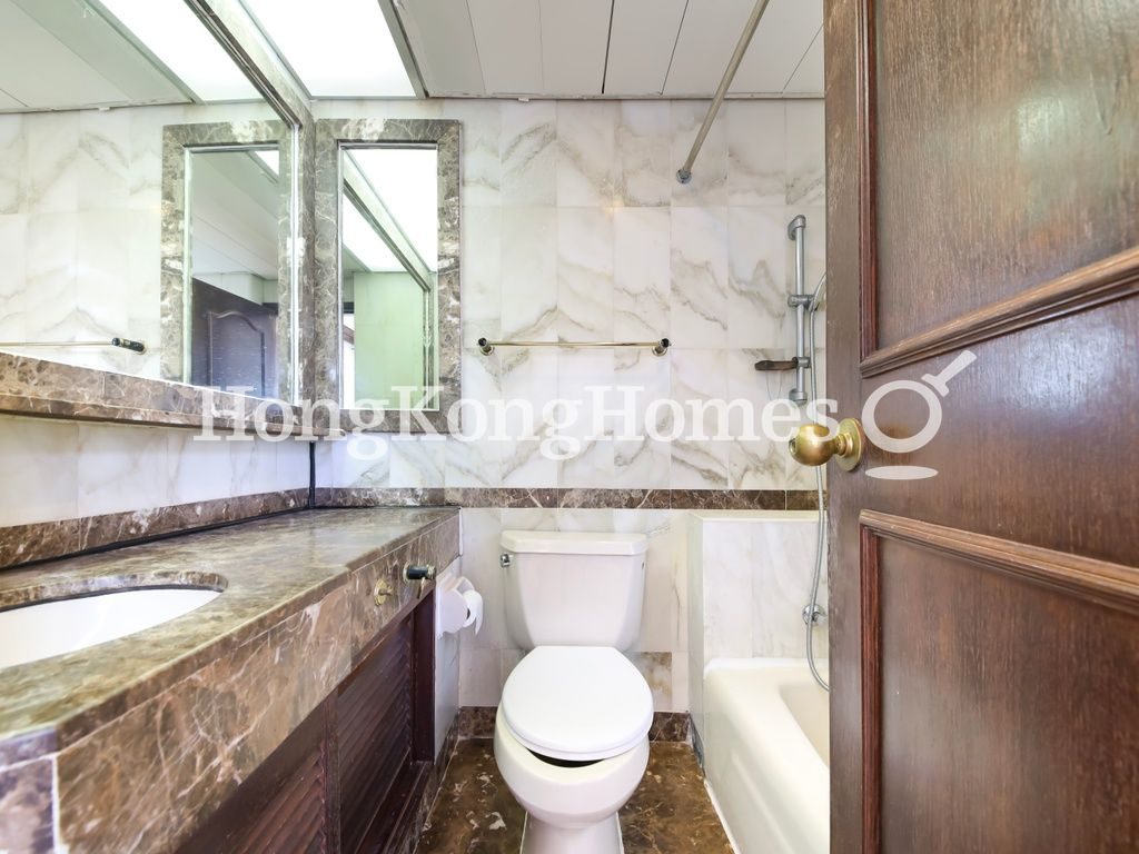 Master Bathroom — Scenecliff I, Mid-levels West