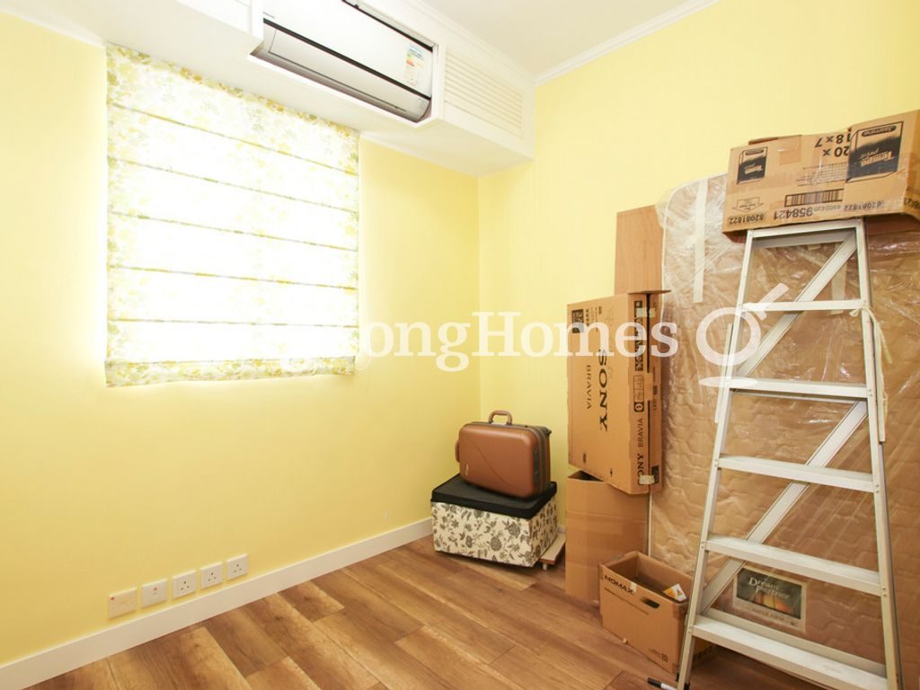 Third Bedroom — Wing Fook Court, Mid-levels Central