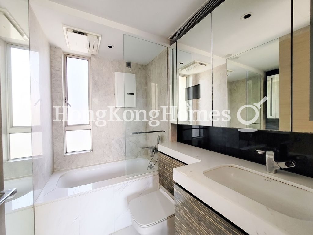 Master Bathroom — Harbour Pinnacle, Tsim Sha Tsui