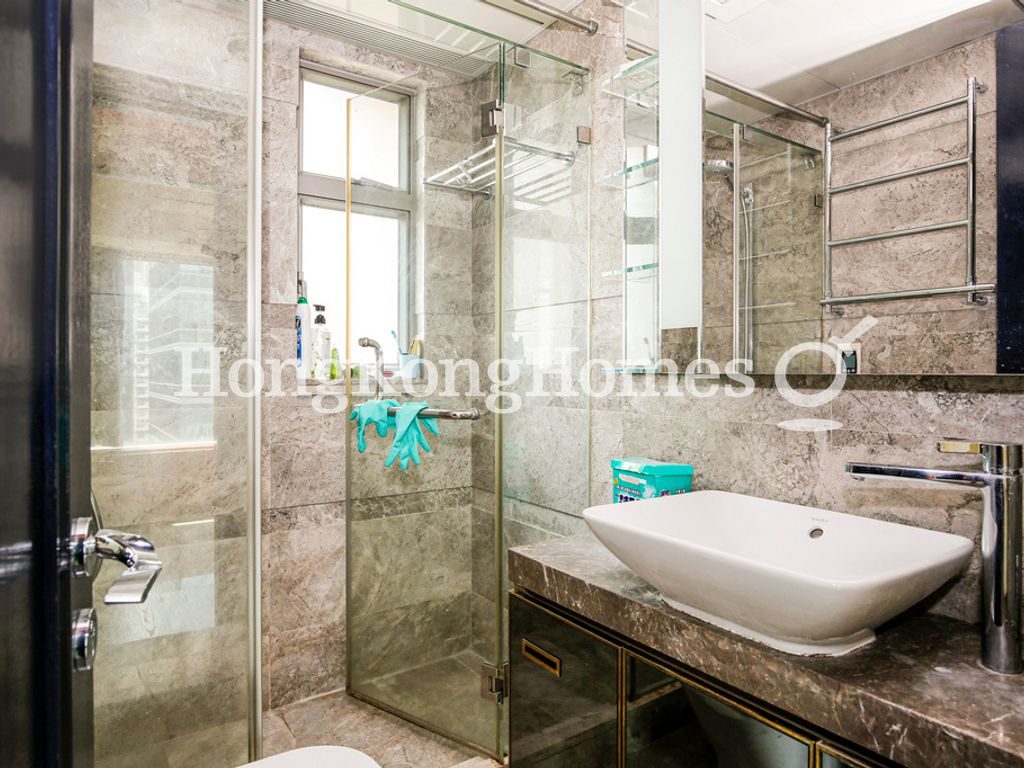 Guest Bathroom — Diva, North Point