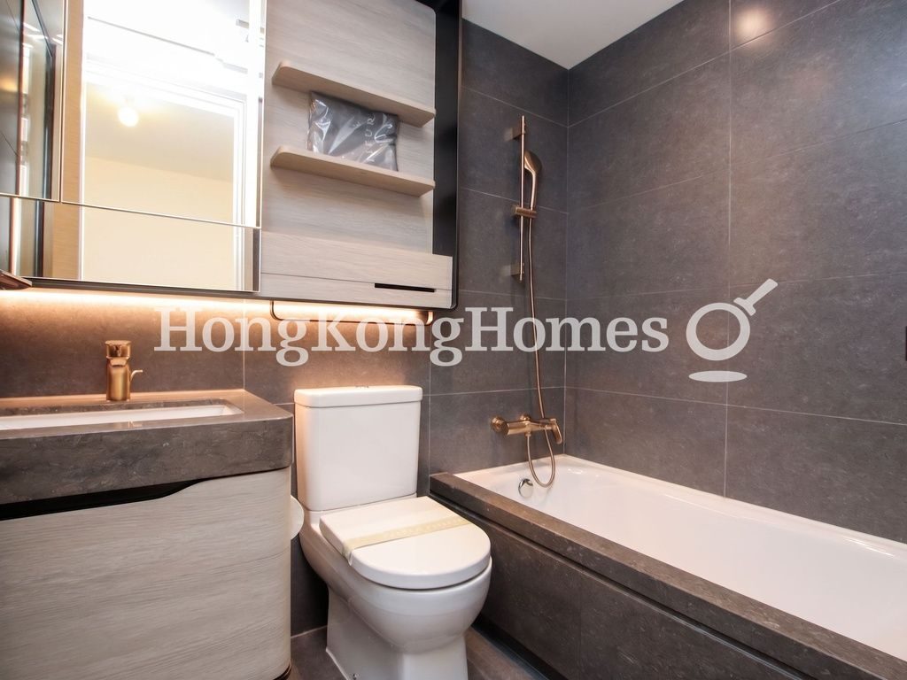 Master Bathroom — Fleur Pavilia, North Point