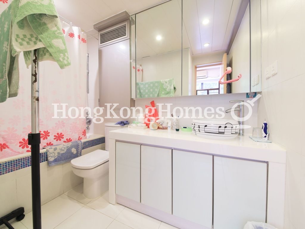 Master Bathroom — San Francisco Tower - Block B, Happy Valley