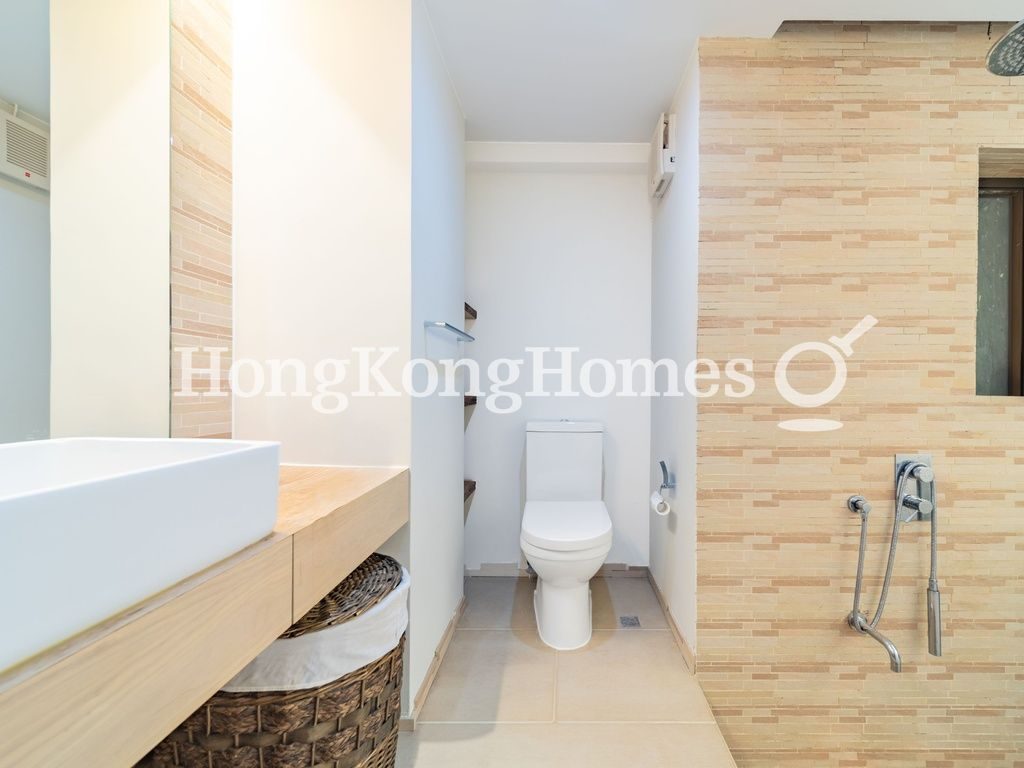 Master Bathroom — Village Terrace, 35-41, Happy Valley