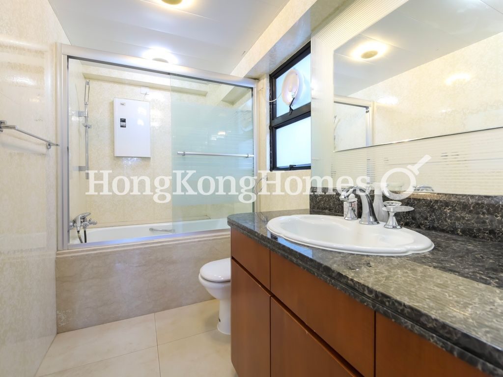 Master Bathroom — Imperial Court - Block A, Mid-levels West