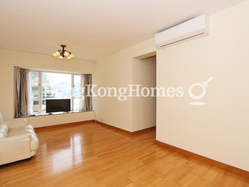 Living and Dining Room — Les Saisons - Tower 01, Le Printemps, Shau Kei Wan
