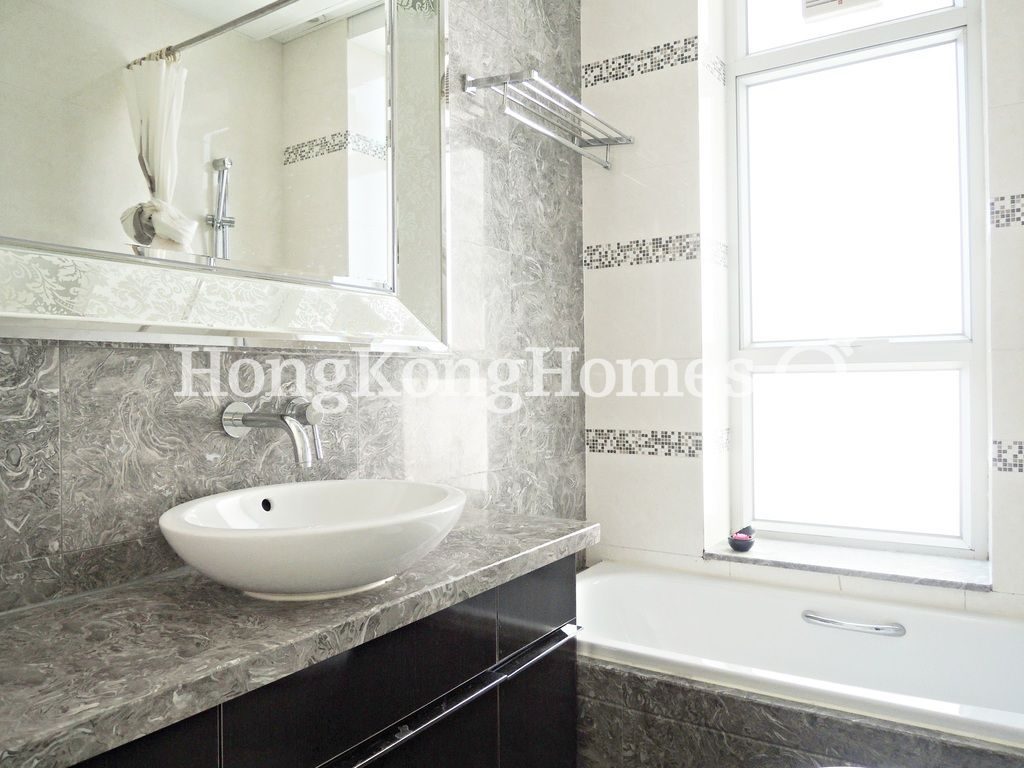 Guest Bathroom — Casa 880, Quarry Bay