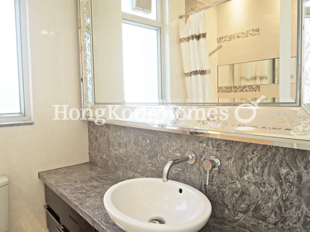 Master Bathroom — Casa 880, Quarry Bay