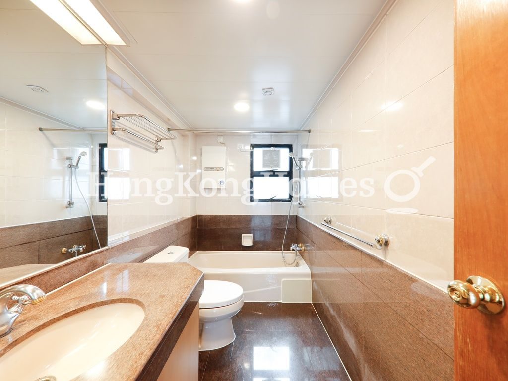 Master Bathroom — Imperial Court - Block A, Mid-levels West
