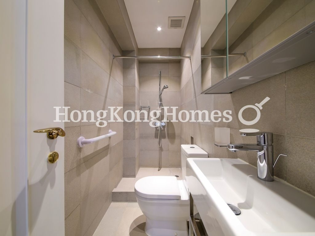 Guest Bathroom — Kam Fai Mansion, Mid-levels Central