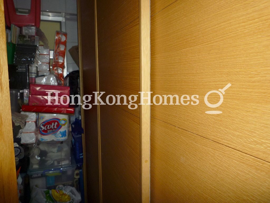 Maid's Room — Laguna City - Phase 04, Block 22, Laguna Cove, Lam Tin