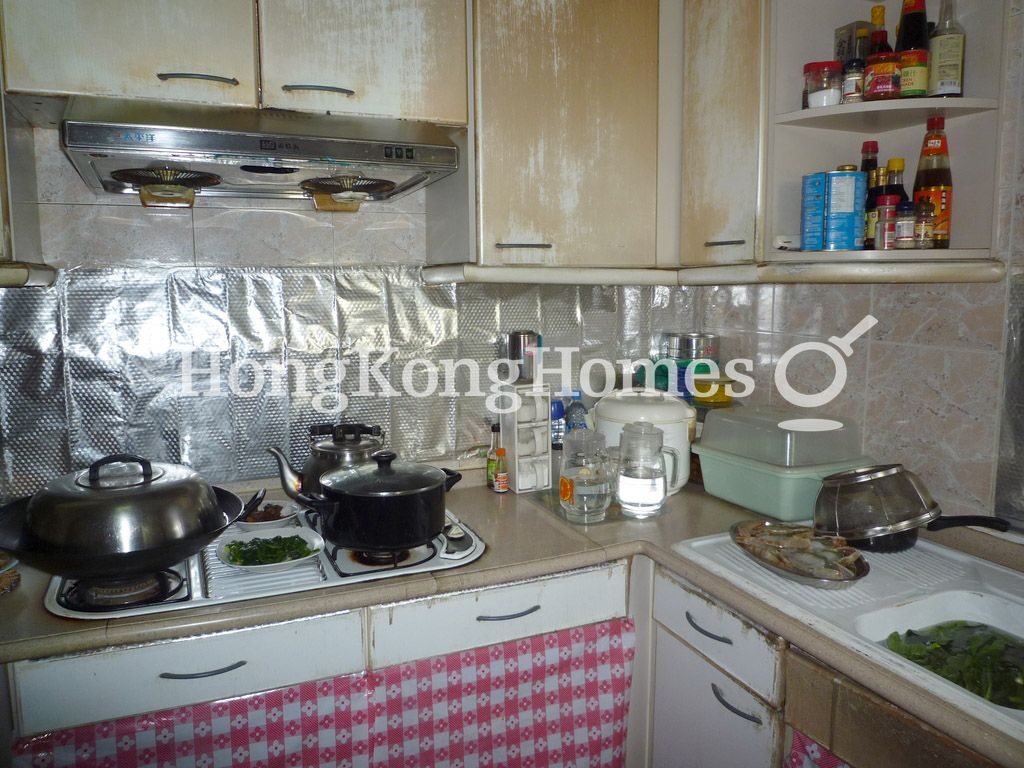 Kitchen — Laguna City - Phase 04, Block 22, Laguna Cove, Lam Tin