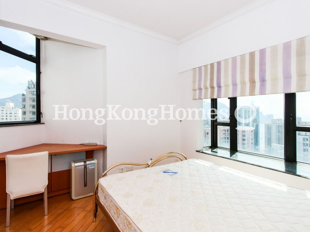 Master Bedroom — Le Sommet - Block 02, North Point Hill