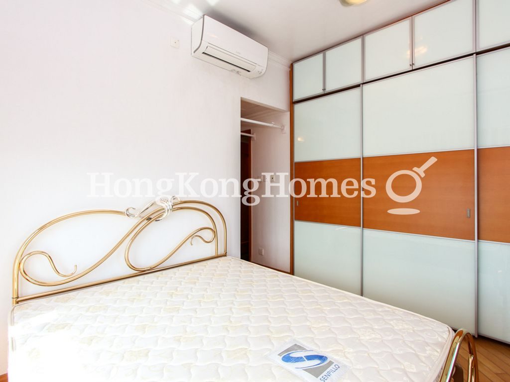 Master Bedroom — Le Sommet - Block 02, North Point Hill