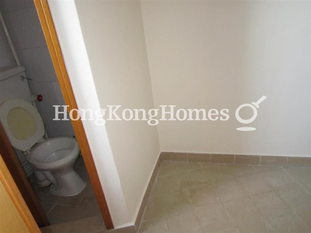 Living and Dining Room — Les Saisons - Tower 01, Le Printemps, Shau Kei Wan