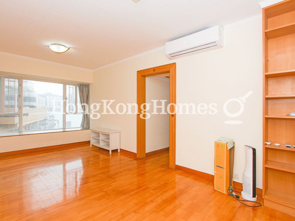 Living and Dining Room — Les Saisons - Tower 01, Le Printemps, Shau Kei Wan