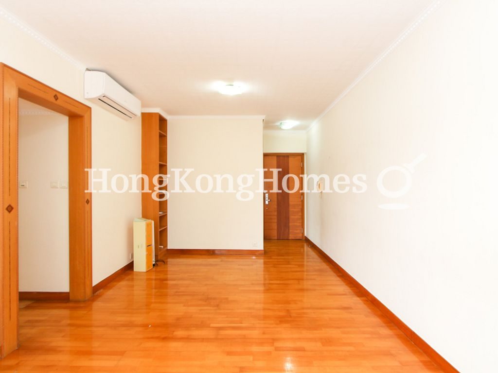 Living and Dining Room — Les Saisons - Tower 01, Le Printemps, Shau Kei Wan
