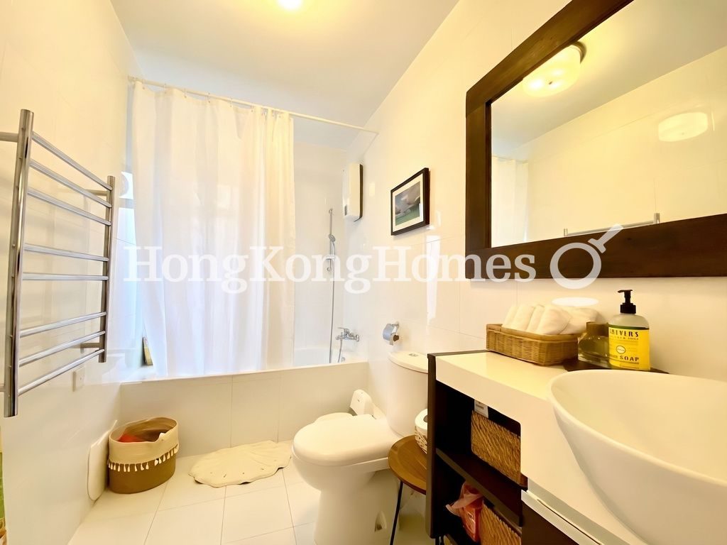 Guest Bathroom — Mau Po, Clear Water Bay