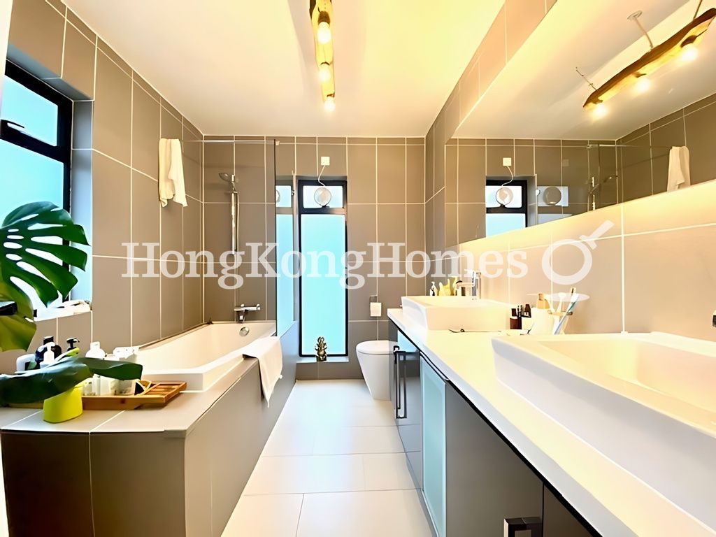 Master Bathroom — Mau Po, Clear Water Bay