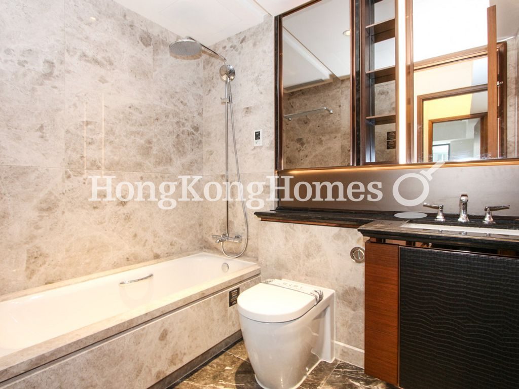 Master Bathroom — Parc Inverness - Tower 5, Kowloon Tong