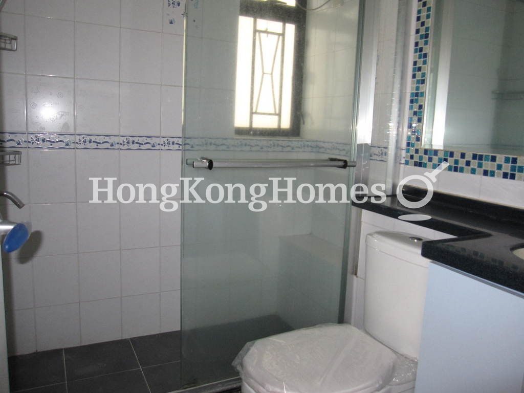 Guest Bathroom — Scenecliff I, Mid-levels West