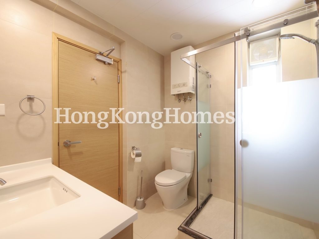 Second Ensuite Bathroom — Se-wan Mansion, Happy Valley