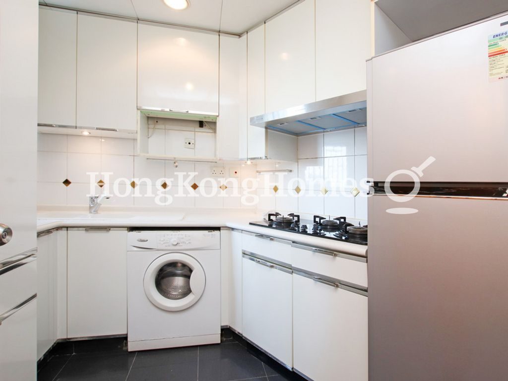 Kitchen — Le Sommet - Block 02, North Point Hill