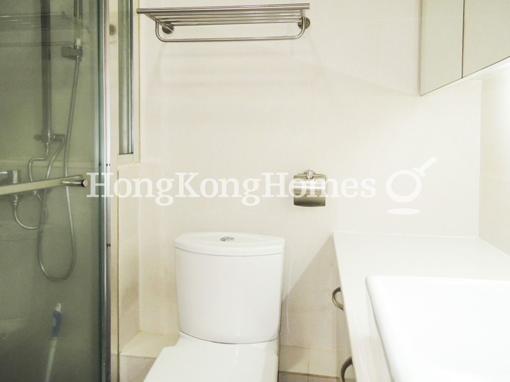 Master Bathroom — King Cheung Mansions, Happy Valley